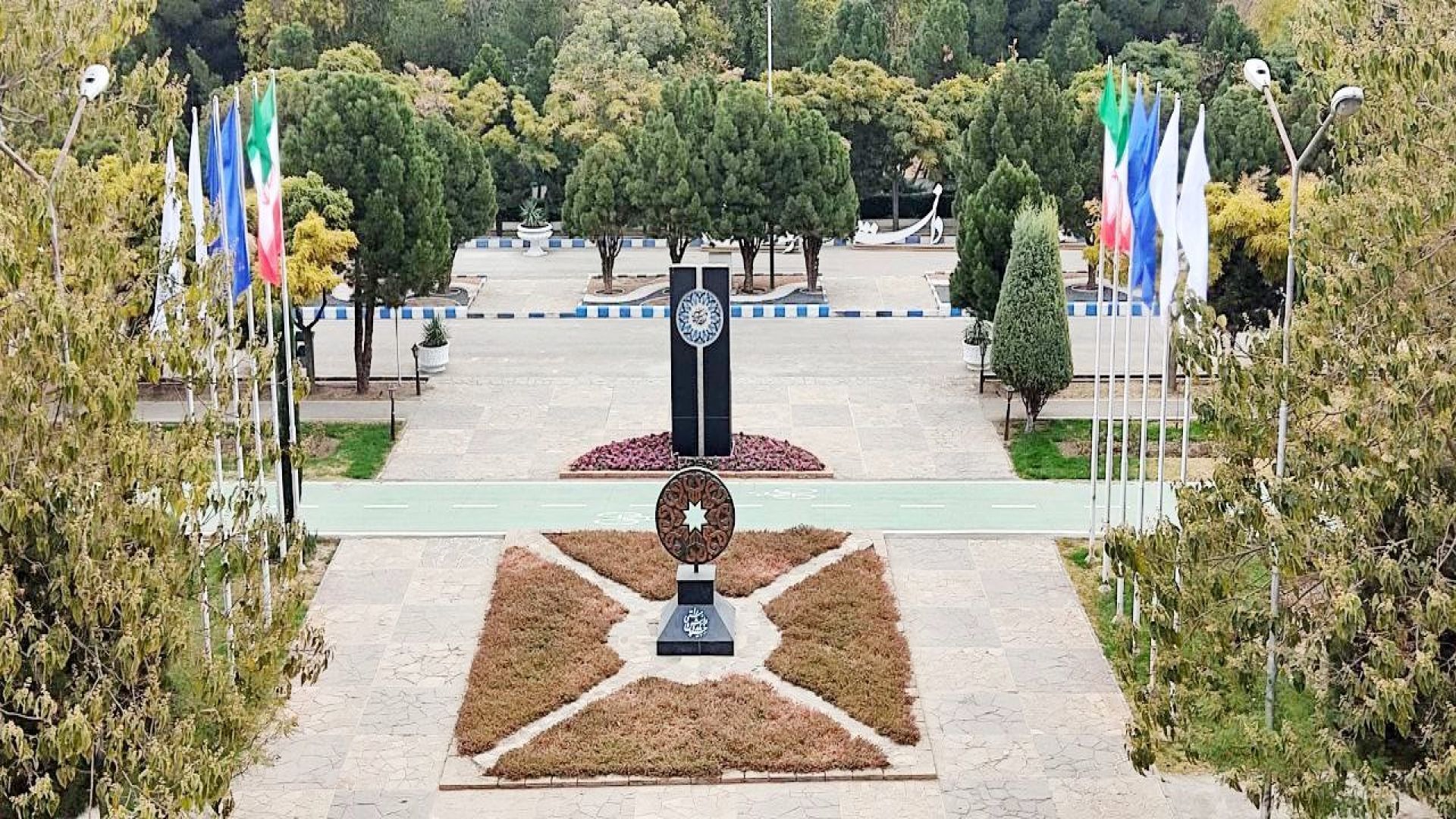 جلوی سازمان 