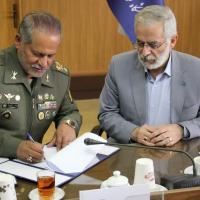 امضاء تفاهم نامه میان دانشگاه فردوسی مشهد و  قرارگاه منطقه ای شمال شرق نزاجا