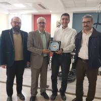 بازدید دبیر شورای سیاستگذاری نظام ایده ها و نیازها از طرح های کاربردی دانشگاه فردوسی مشهد
